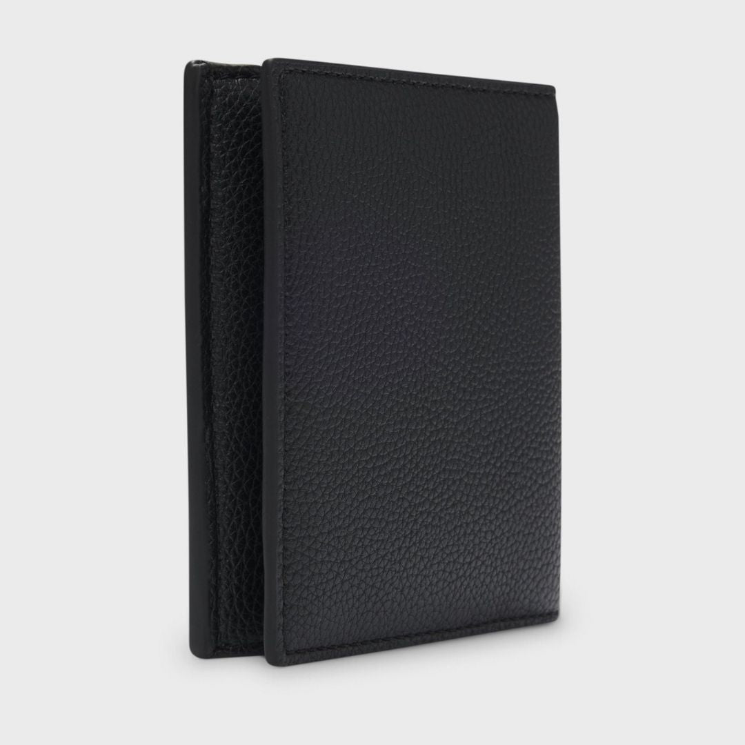 Boss Trifold card holder in grained faux leather - Black