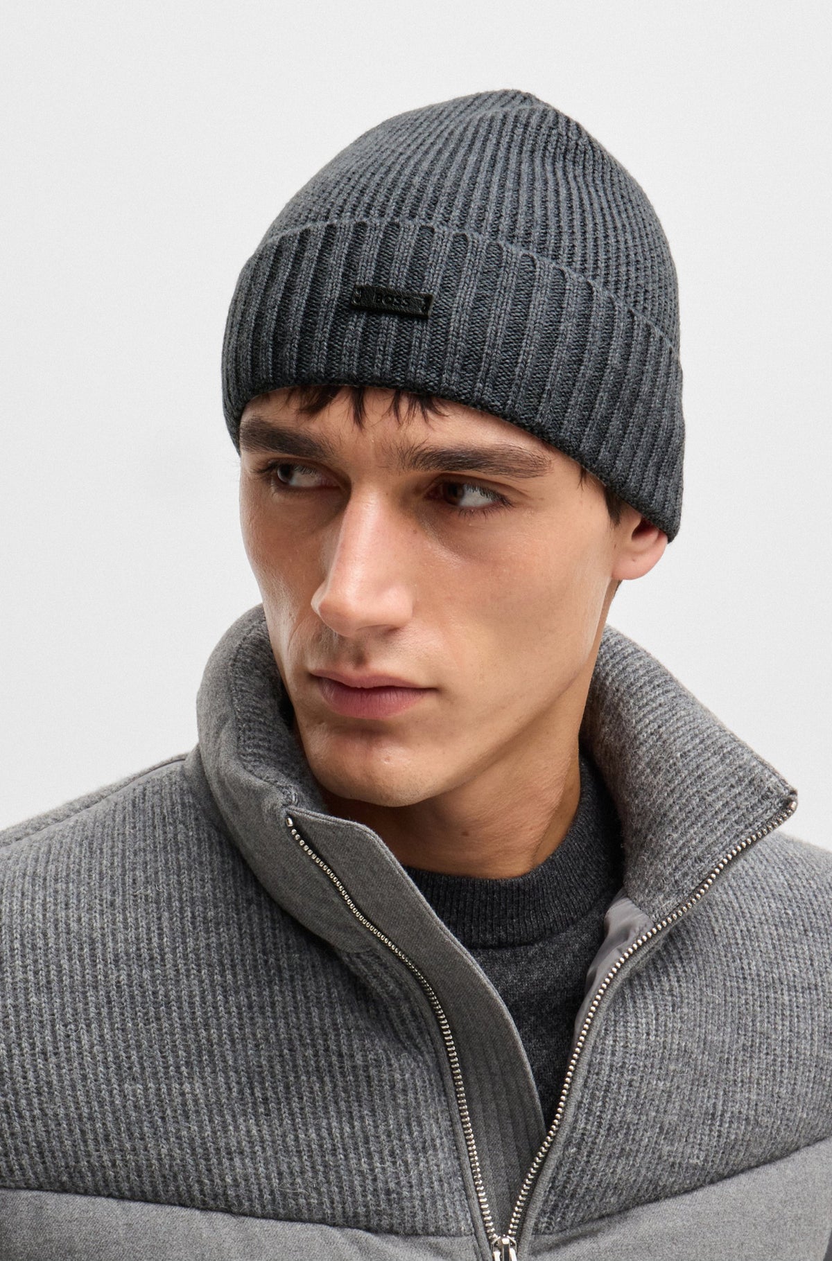 Boss Beanie hat in virgin wool with logo plaque - Grey