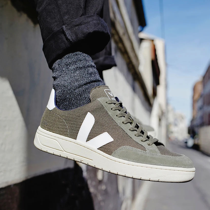 Veja V-12 B-Mesh - Olive